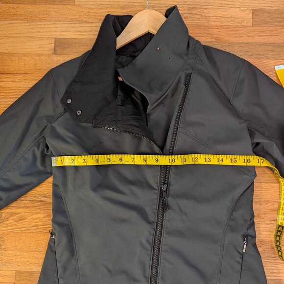 Arc'teryx A2B Commuter Jacket - Gray, Women's Medium - Picture 13 of 14